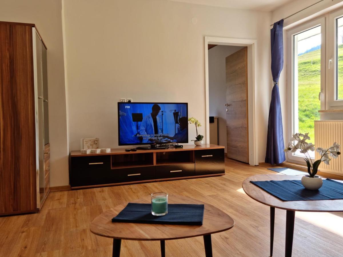 M&M Apartment Zgornje Gorje Bagian luar foto